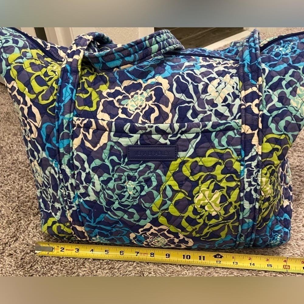 Vera Bradley | Katalina Blues Miller Travel Bag - Picture 7 of 8
